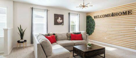 Futbolito, estéreo y oficina