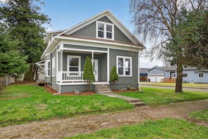 Exterior - Where Game Nights Meet Beach Days! Sleeps 12 (Tillamook)