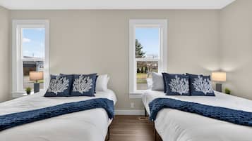 4 bedrooms, iron/ironing board, WiFi, bed sheets
