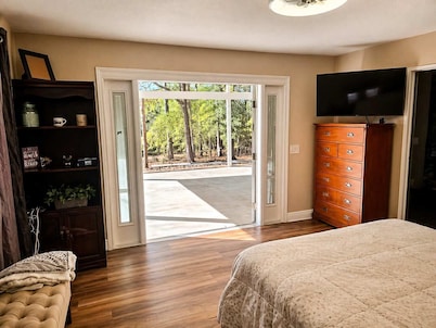 Lake Eufaula Escape | Pool Table & Game Room