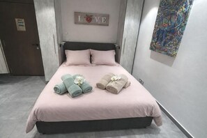 1 habitación, tabla de planchar con plancha, internet y ropa de cama 