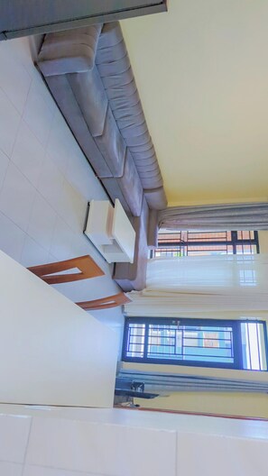 Comfort Room | Bathroom | Free toiletries, slippers, towels, soap - ASTRIX APARTMENT (Kigali)