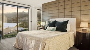 4 bedrooms, iron/ironing board, free WiFi, bed sheets - Koru View on McBride (Queenstown)