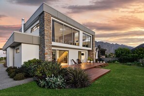 Exterior - Koru View on McBride (Queenstown)