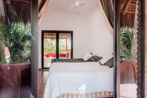 4 bedrooms, WiFi, bed sheets - Casa Roja · Whole Home with Pool, Terrace & Palapa · Local Sayulita (Sayulita)