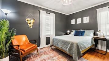 3 Schlafzimmer, Schreibtisch, Bügeleisen/Bügelbrett, Reisekinderbett
