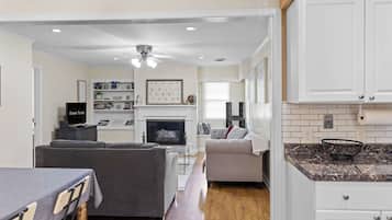 TV, fireplace, offices