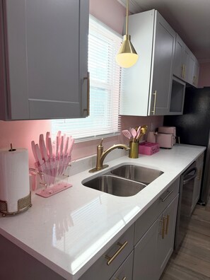 Parrilla de estufa y lavavajillas 