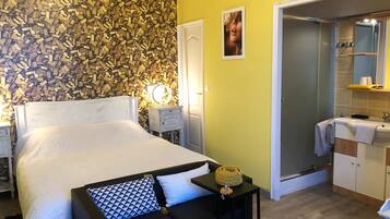 1 quarto, ferros/tábuas de passar roupa, acesso à internet