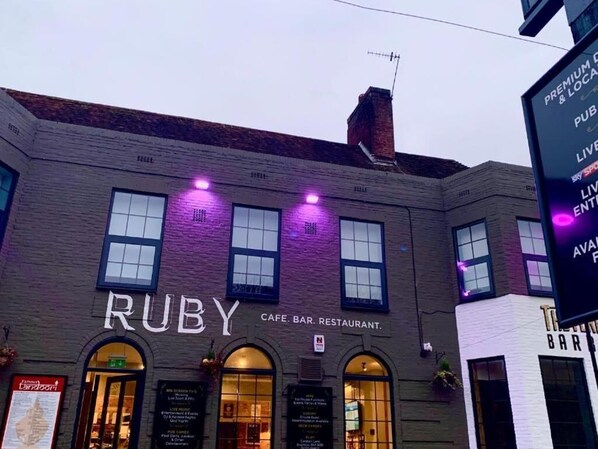 Exterior - Ruby Pub and Hotel  (Brighton and Hove)
