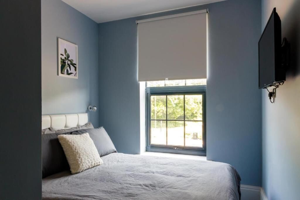 Standard Double Room, Non Smoking, Park View | Soundproofing, iron/ironing board, free WiFi