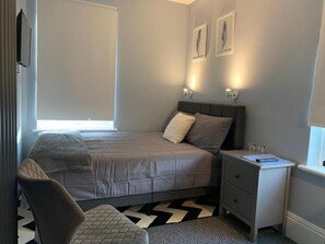 Habitación doble Deluxe, para no fumadores, vista al parque | Insonorización, tabla de planchar con plancha y wifi gratis 