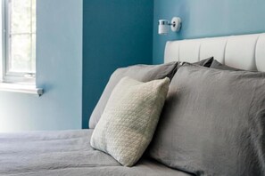 Soundproofing, iron/ironing board, free WiFi - Ruby Pub and Hotel  (Brighton)