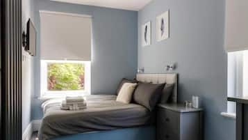 Deluxe Double Room, Non Smoking, Park View | Soundproofing, iron/ironing board, free WiFi