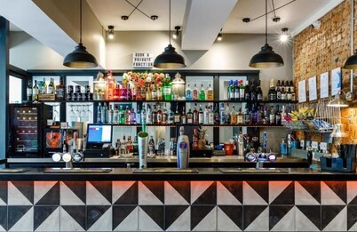 Ruby Pub and Hotel 