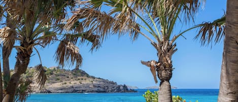 Beach nearby, sun-loungers