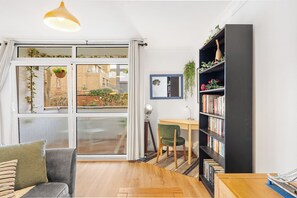 Interior - Stylish 2 bed by Southbank/London Eye (London)