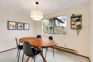 Comfort Double Room | Dining