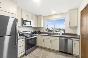 Comfort Double Room | Private kitchen