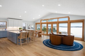 Dining - Long Lake Haven | 4BR | Waterfront | Boat Rental (Traverse City)