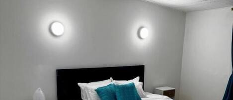 Deluxe dubbelrum - utsikt mot innergården | Ljudisolering, strykjärn/strykbräda och gratis wi-fi