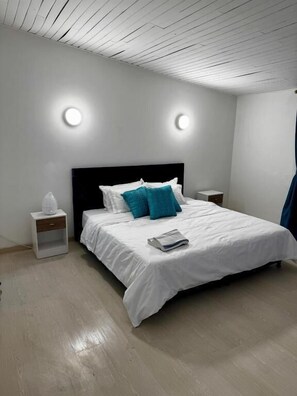 Kamar Double Deluks, pemandangan halaman | Kedap suara, setrika/meja setrika, dan Wi-Fi gratis