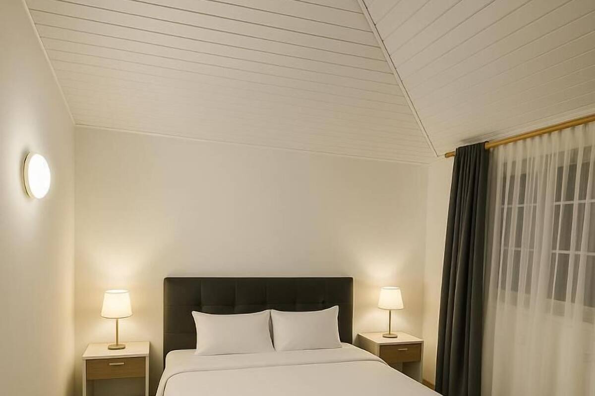 Standard Double Room, Balcony, City View | Iron/ironing board, free WiFi