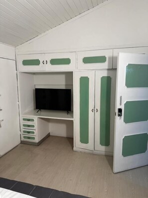 Standard Double Room, Balcony, City View | Interior - Casa Cocora (Bogotá)