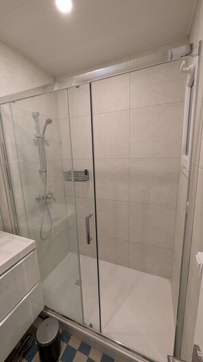 Eco-friendly toiletries, hair dryer, towels - Le Saint-Georges: Cozy 1-bedroom apartment 200m from the beach (Berck)