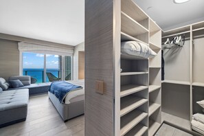 4 bedrooms, iron/ironing board, travel cot, free WiFi - Ocean front PH stunning views. Luxury Spacious 4-bedroom (Hollywood)