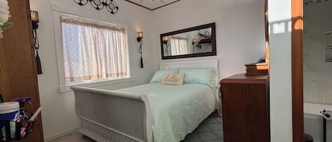 1 bedroom, bed sheets