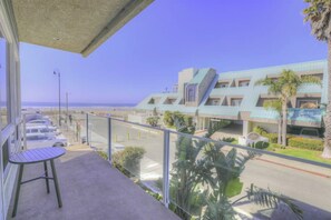 Property grounds - Welcome to your perfect  Ocean Front coastal getaway! (Pismo Beach)