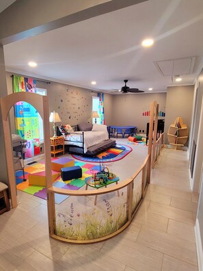 3 bedrooms, iron/ironing board, Internet, bed sheets - Luxurious Getaway in Mooresville (Mooresville)