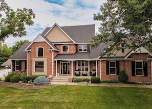 Exterior - Private Resort Pool Home: 2 Suites, Hot Tub, Golf Simulator, Sauna and more (Harrisonville)