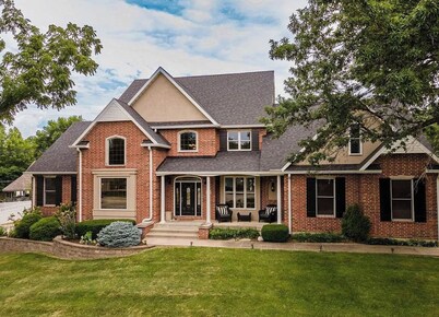 Private Resort Pool Home: 2 Suites, Hot Tub, Golf Simulator, Sauna and more