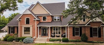 Private Resort Pool Home, Walkout Basement Entertainment, Multiple Suites