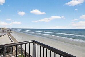Property grounds - Stunning Oceanfront 3-Bedroom, 2-Bath Condo – Breathtaking Views! (New Smyrna Beach)