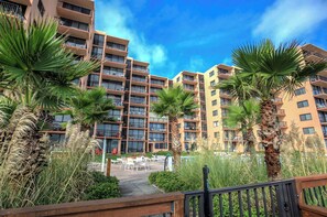 Terrace/patio - Oceanfront Bliss – 2BR/2BA Condo with Stunning Views @ Sunrise (New Smyrna Beach)