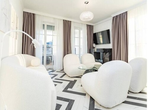 Rheintal Luxusresidenz in Röhndorf