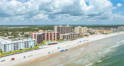 Oceanfront 3BR Condo Private Balcony no drive beach