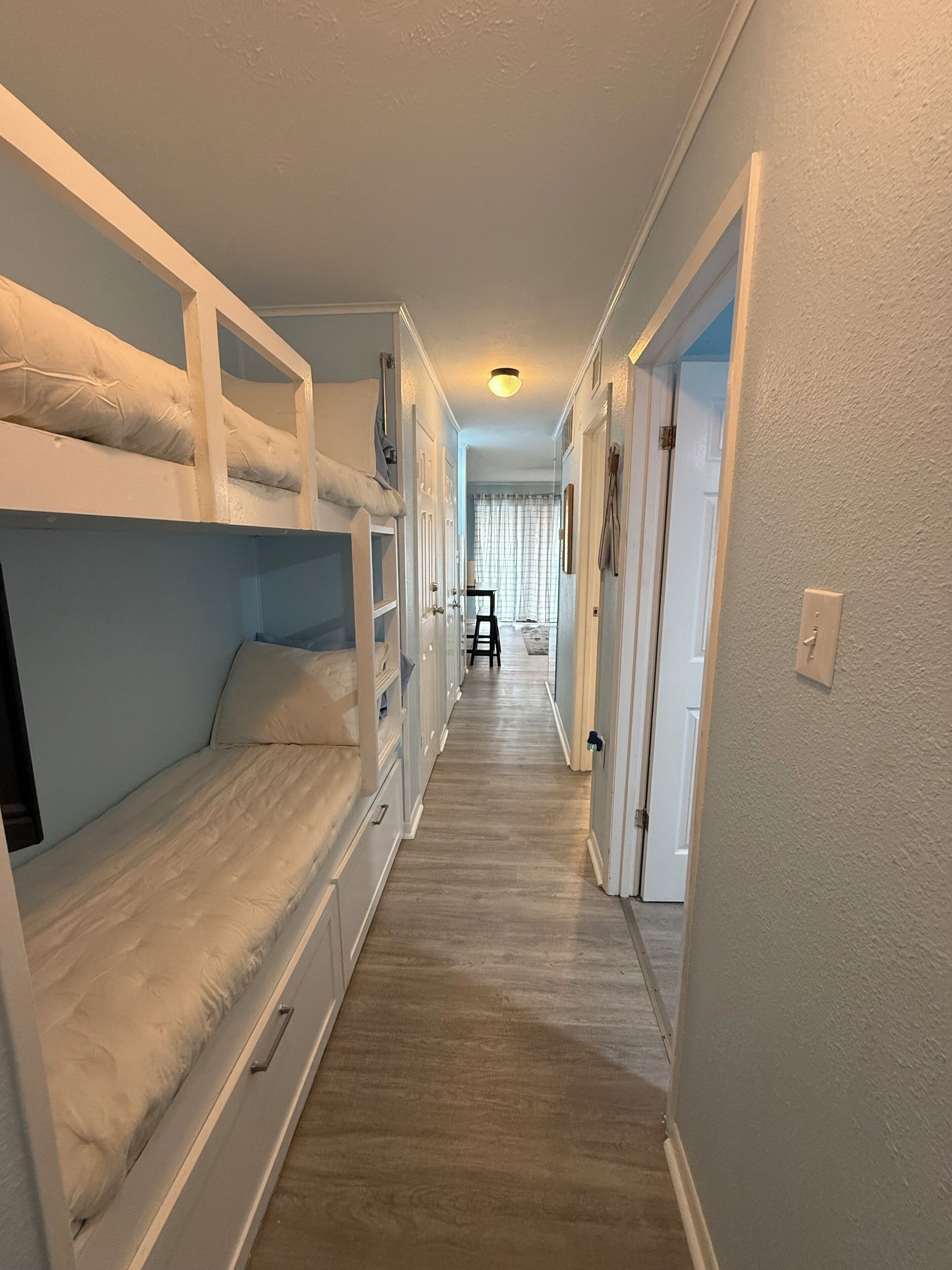 1 多间卧室、熨斗/熨衣板、WiFi、床单