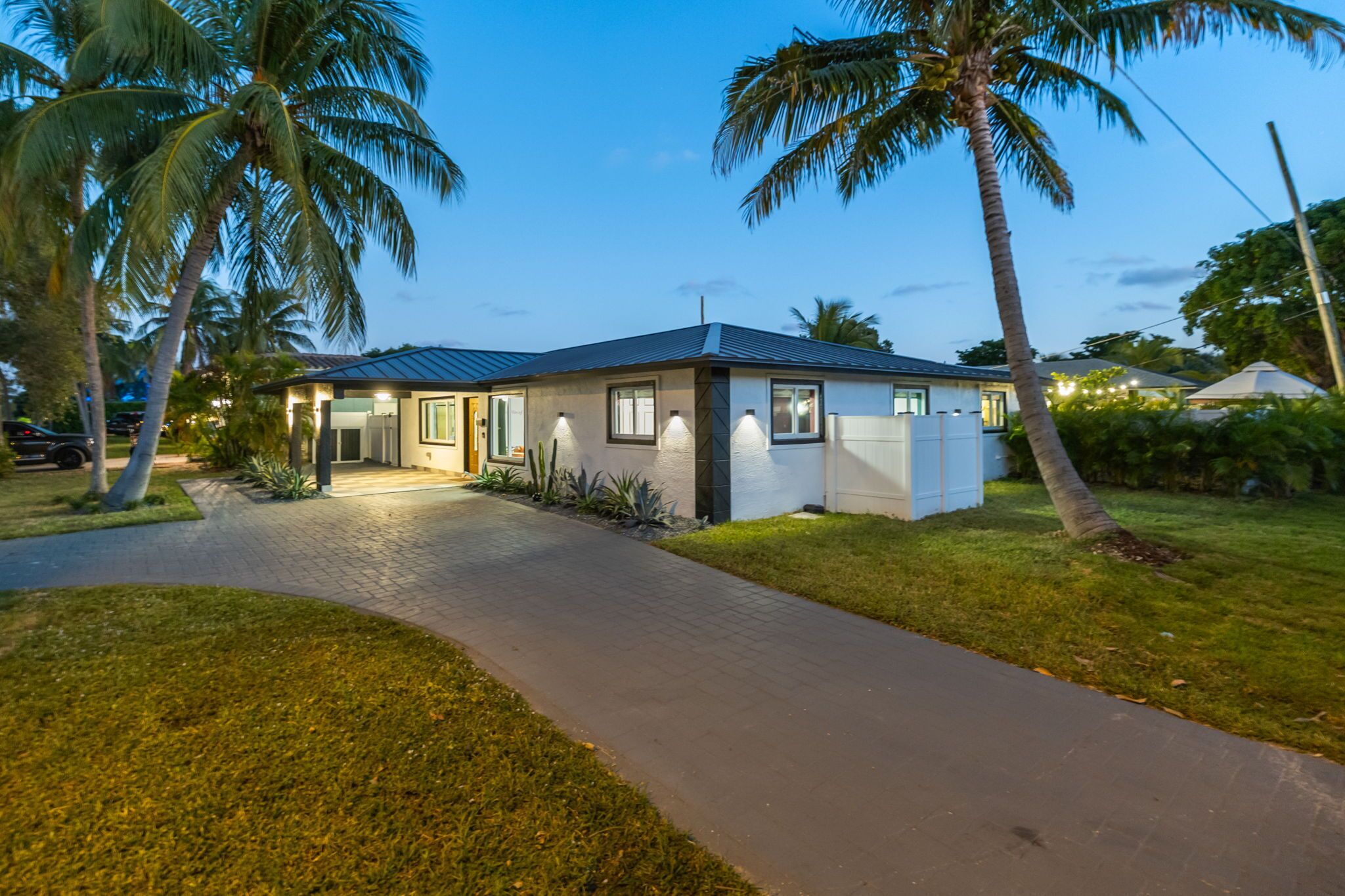 Blendingsgardiner, strykejern/-brett og wi-fi (inkludert)