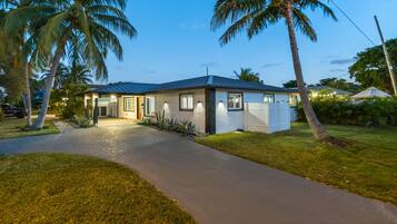 Blendingsgardiner, strykejern/-brett og wi-fi (inkludert)