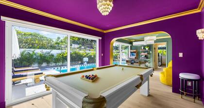 5 Min to Beach Heated Pool Hot Tub BBQ