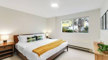 Doppia Comfort | Una scrivania, postazione laptop, ferro/asse da stiro, Wi-Fi gratuito