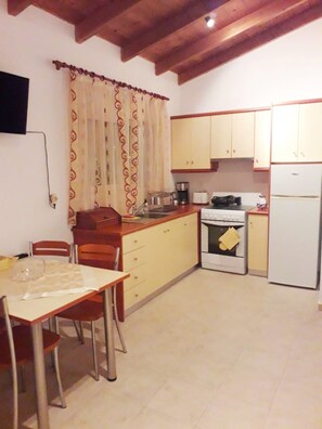 Studio, hút thuốc