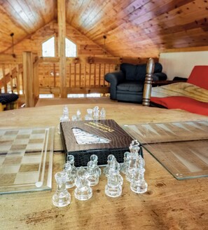 Interior - Jake's Hideaway: 5 bedroom, Dog Friendly, Located in Coosawattee River Resort (Ellijay)