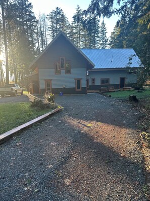 Exterior - Oyster Catcher Bed and Breakfast , on Denman Island ,gateway to Hornby Island (Denman Island)