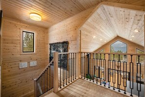Interior - Nordic Nest | Barrel Sauna | Fireplace | Fire Pit (Edgewater)