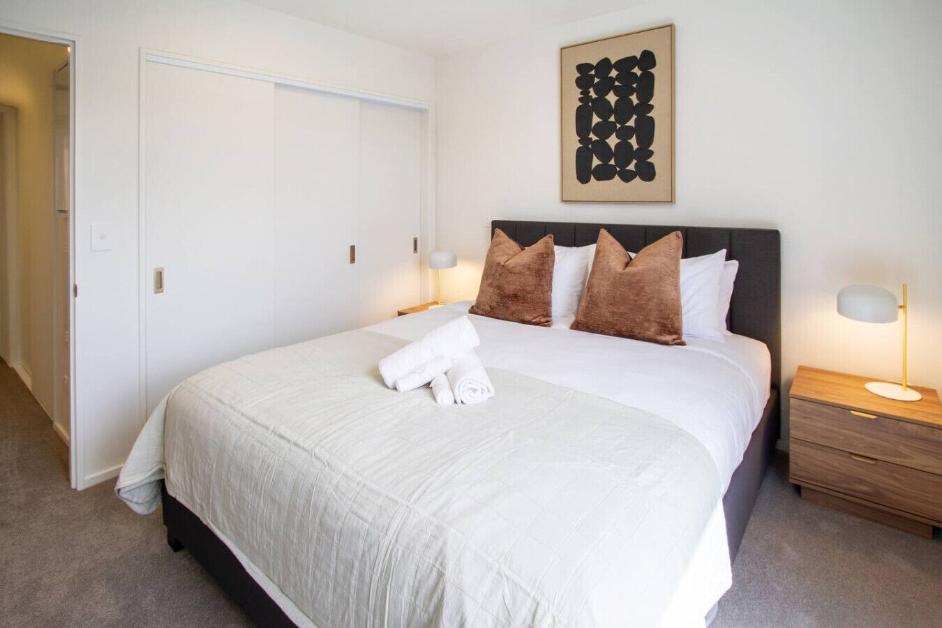 アイロン / アイロン台、旅行用ベビーベッド、WiFi、ベッドシーツ